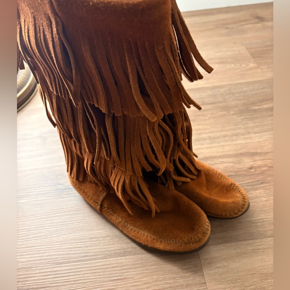 Minnetonka fringe boots - Picture 4 of 5